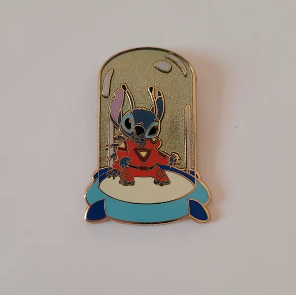 Disney Stitch trading pin - Picture 1 of 3